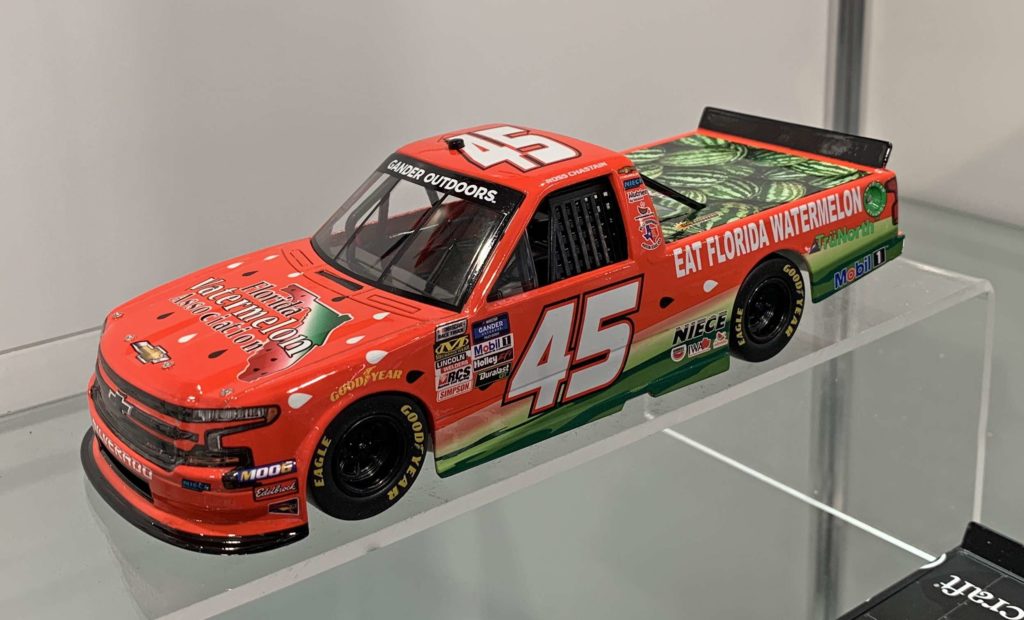 24Lionel Racing-Nascar GM truck