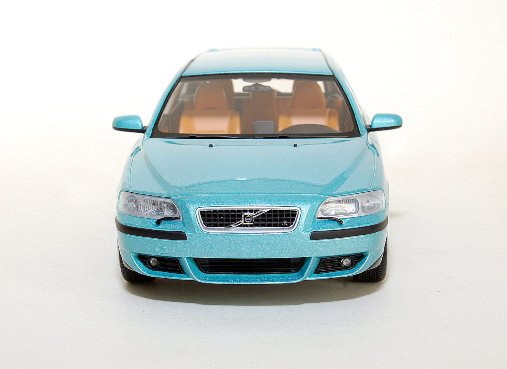 118 DNA Volvo V70N R voor
