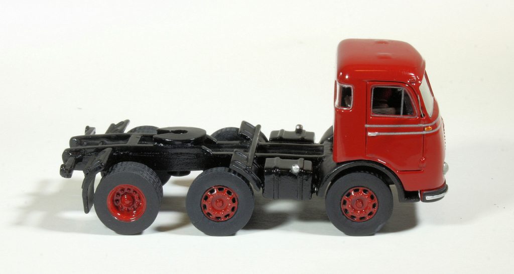187 BoS Mercedes-Benz LPS_333 opzij