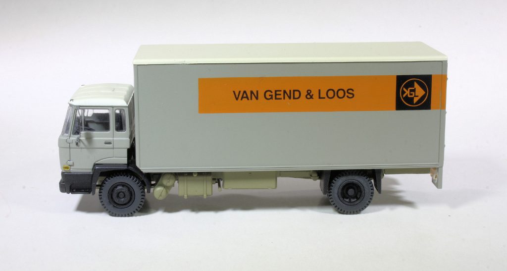 187 Artitec DAF F1600 VGL voor Railhobby opzij