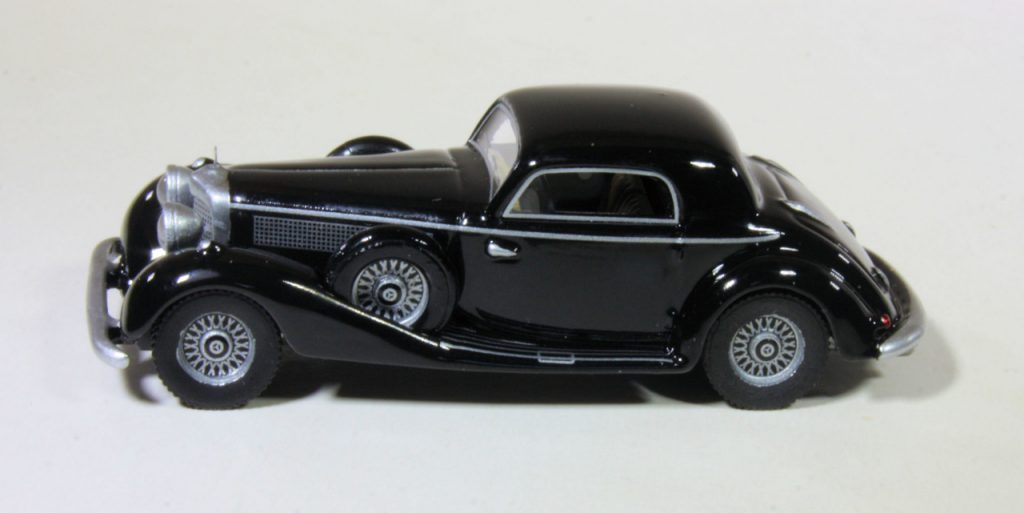 187 BOS Mercedes-Benz 540 K Sportcoupé opzij