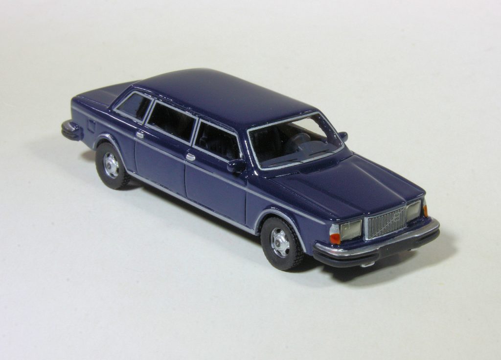 187 BoS Volvo 264 TE rechts