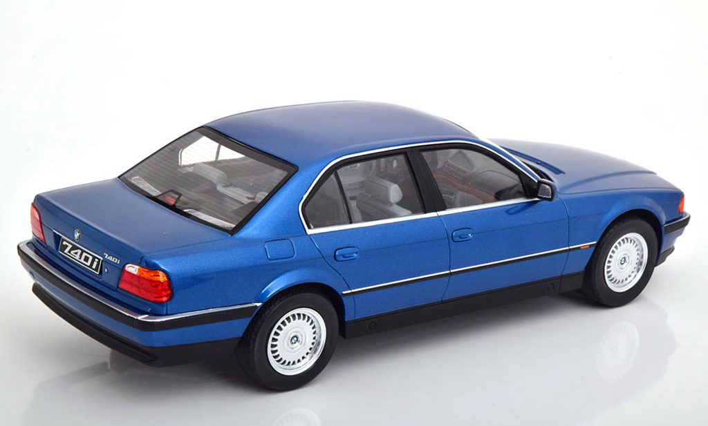 118 KK-Scale BMW 740i E38 Serie I (1994) achter