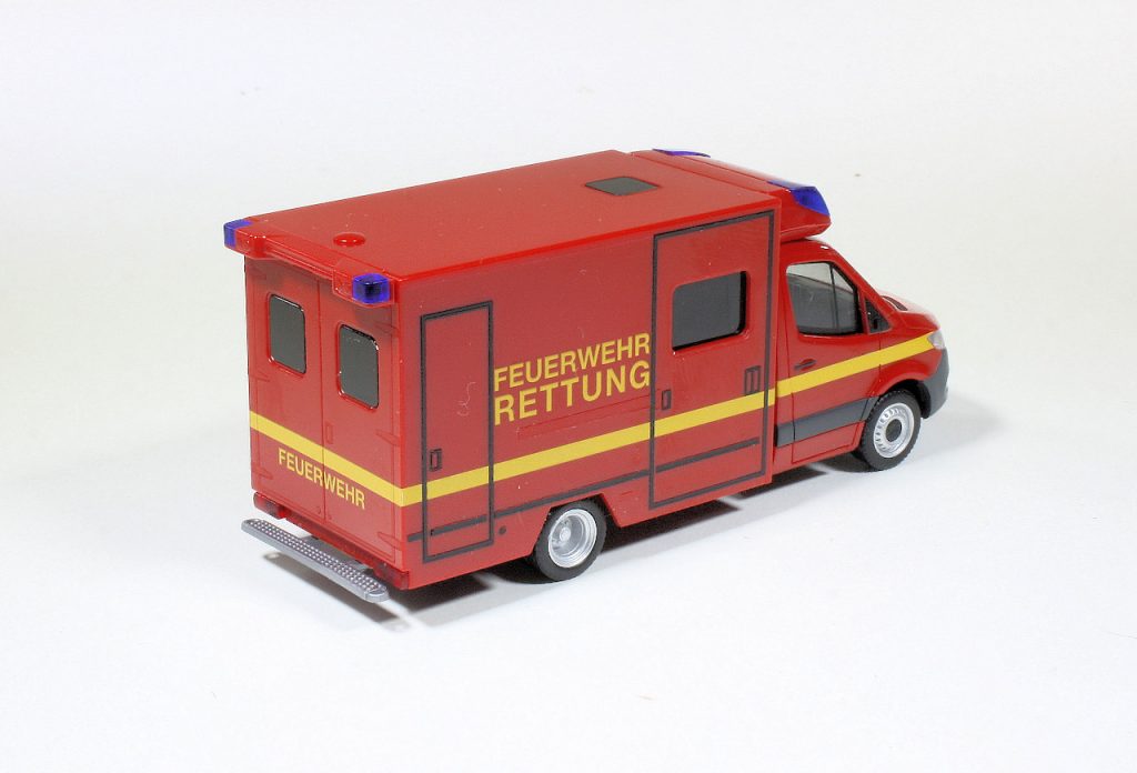 187 Herpa Mercedes-Benz Sprinter Fahrtec Ambulance achter