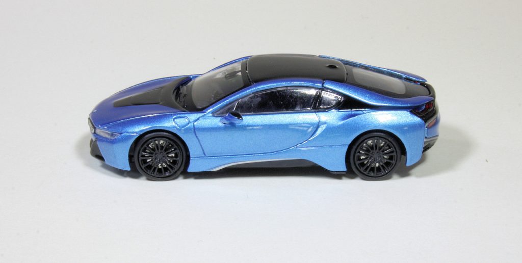187 Minichamps BMW i8 opzij