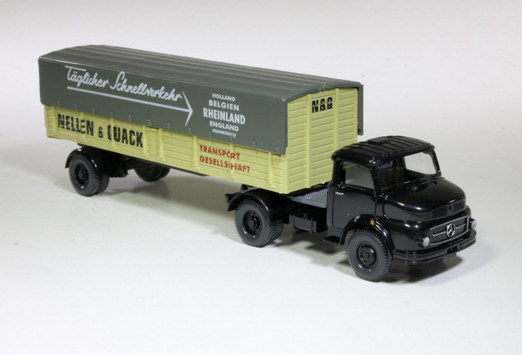 187 Wiking Mercedes-Benz Kurzhauber Nellen & Quack rechts