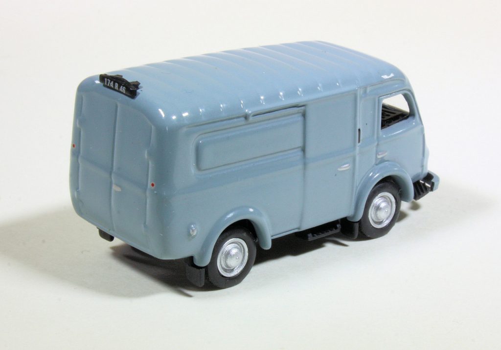 187 Norev Renault 1000KG achter