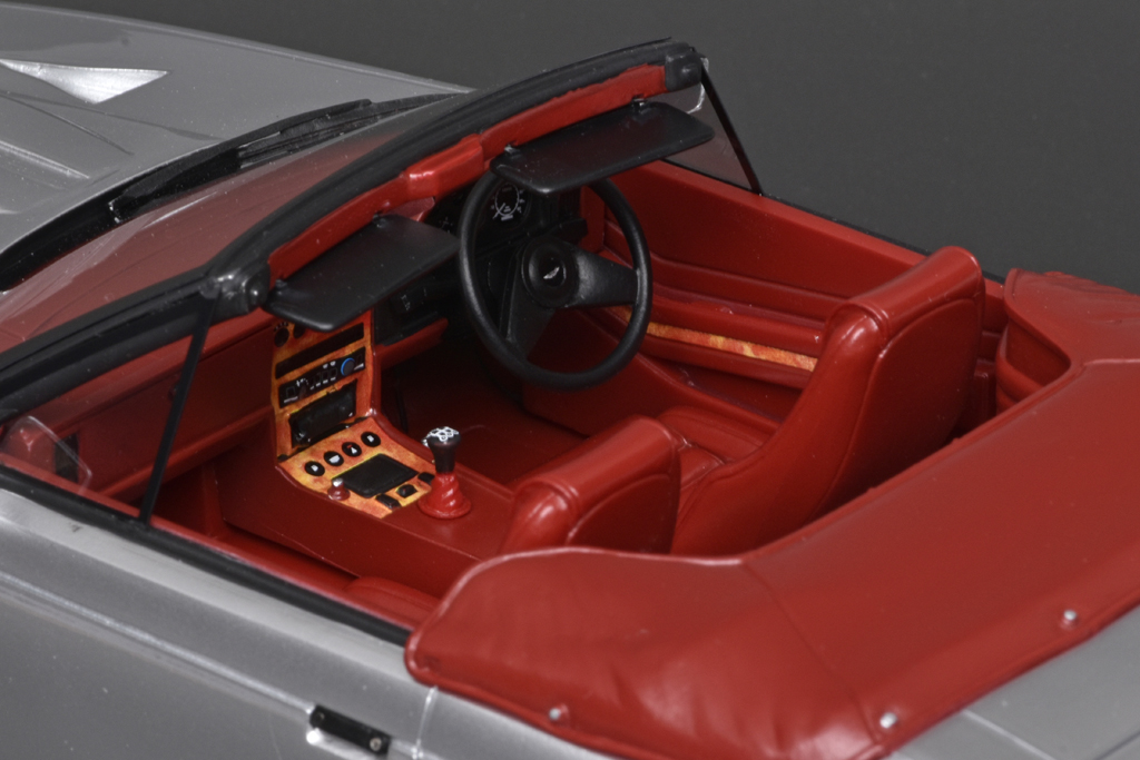 118 Cult Aston Martin Zagato Spyder (1987) interieur