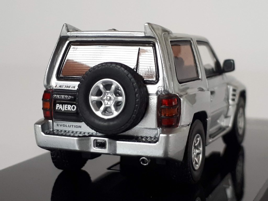 1;64 Inno64 Mitsubishi Pajero Evolution 3