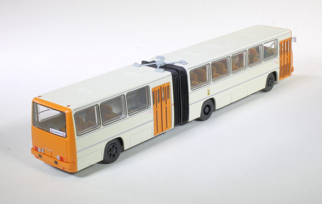 187 Brekina Ikarus 280.03 Gelenkbus BVB Ost achter