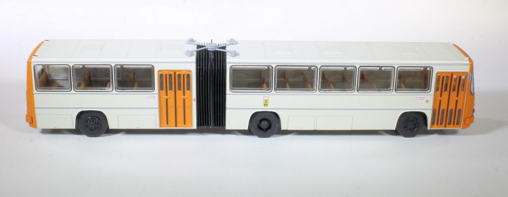 187 Brekina Ikarus 280.03 Gelenkbus BVB Ost rechts