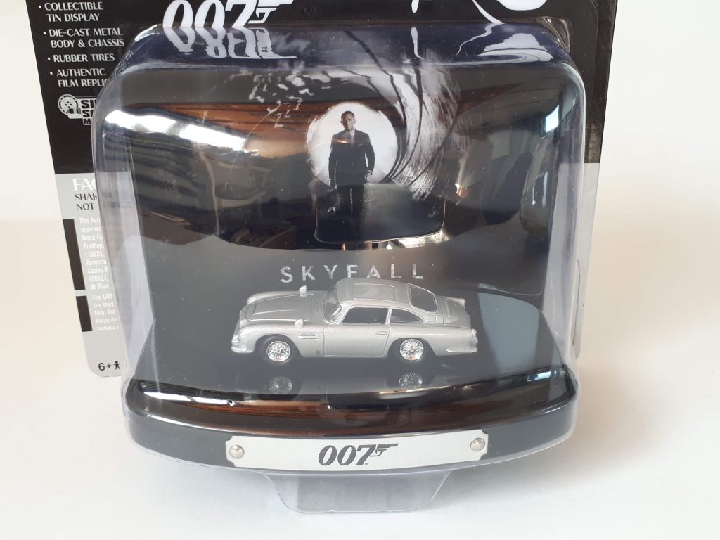 1;64 Johnny Lightning James Bond 5