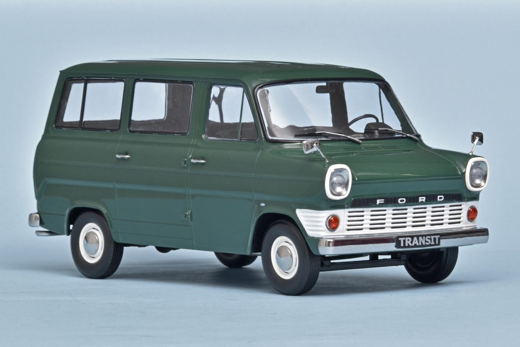 118 KKscale Ford Transit Bus