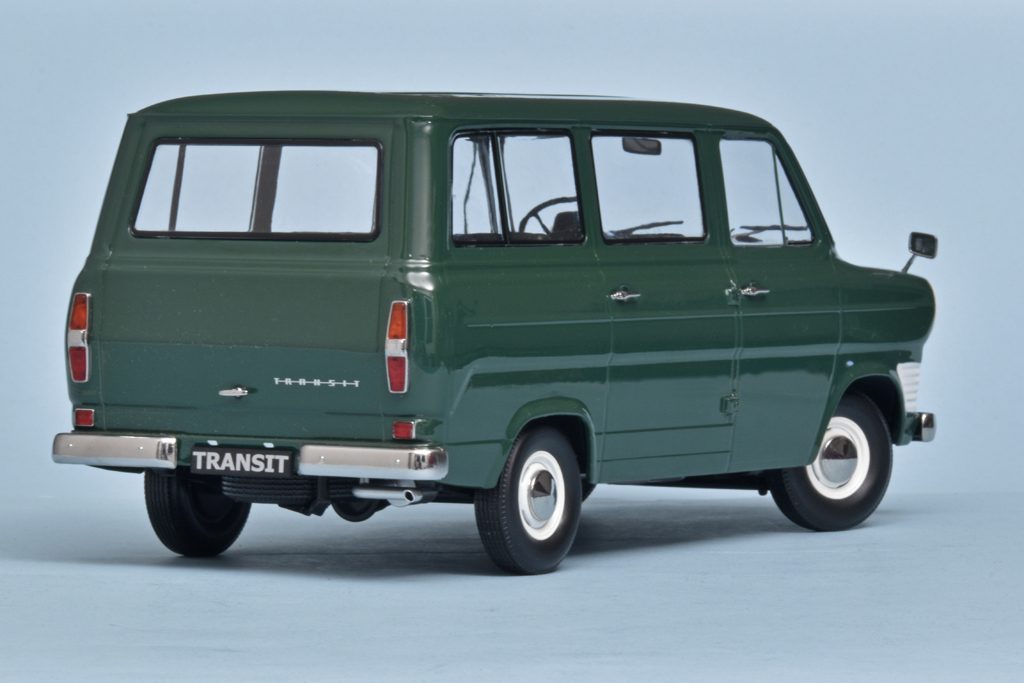 118 KKscale Ford Transit Bus achter