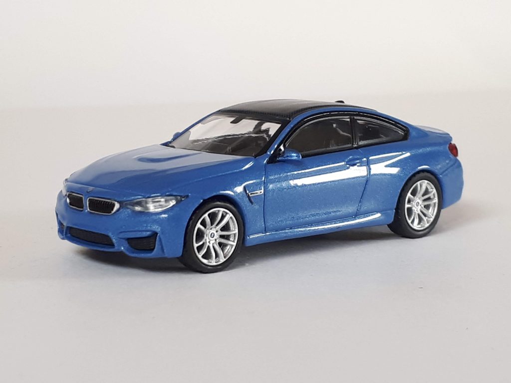 1;64 MiniGT BMW M4 Coupé 1