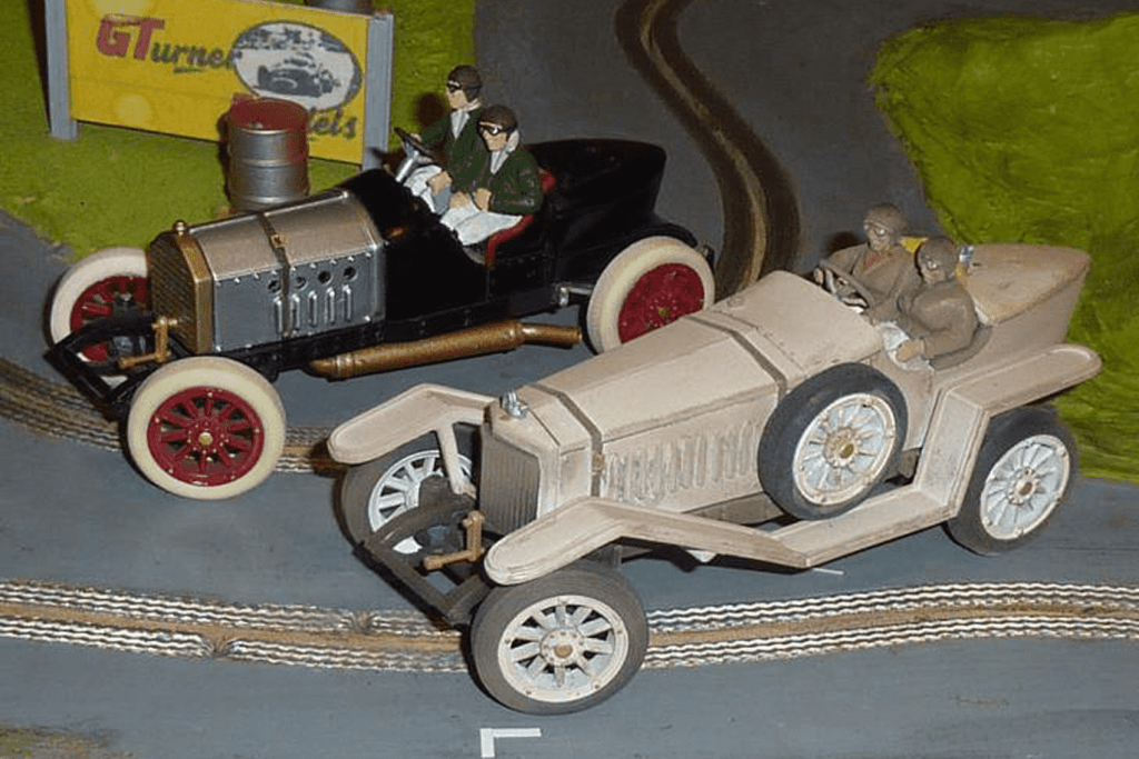 Cadillac en Mercedes Ewardian Racers 1