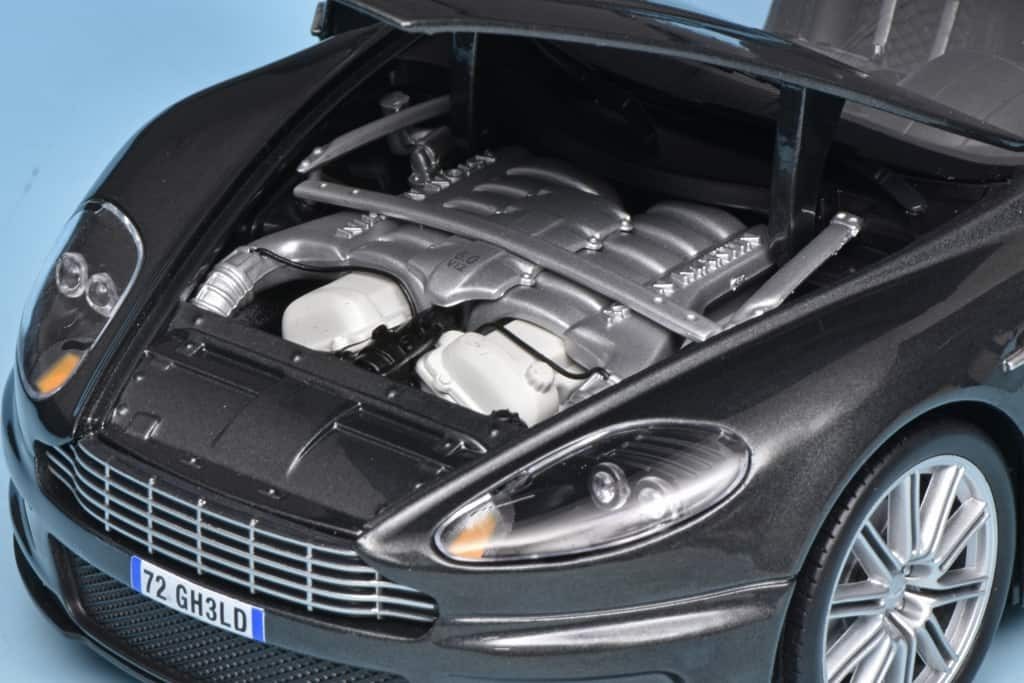 118 AW Aston Martin DBS 007 Quantum of Solace motor