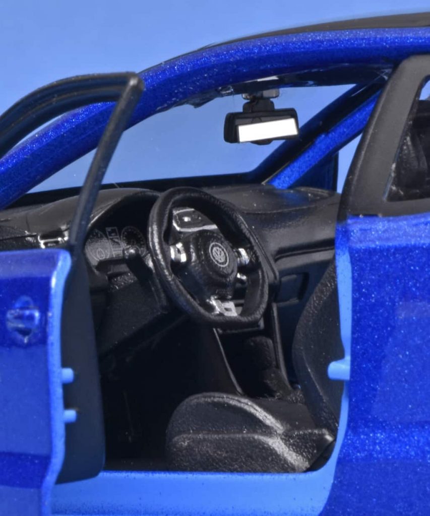 124 BBurago Volkswagen Polo GTI interieur