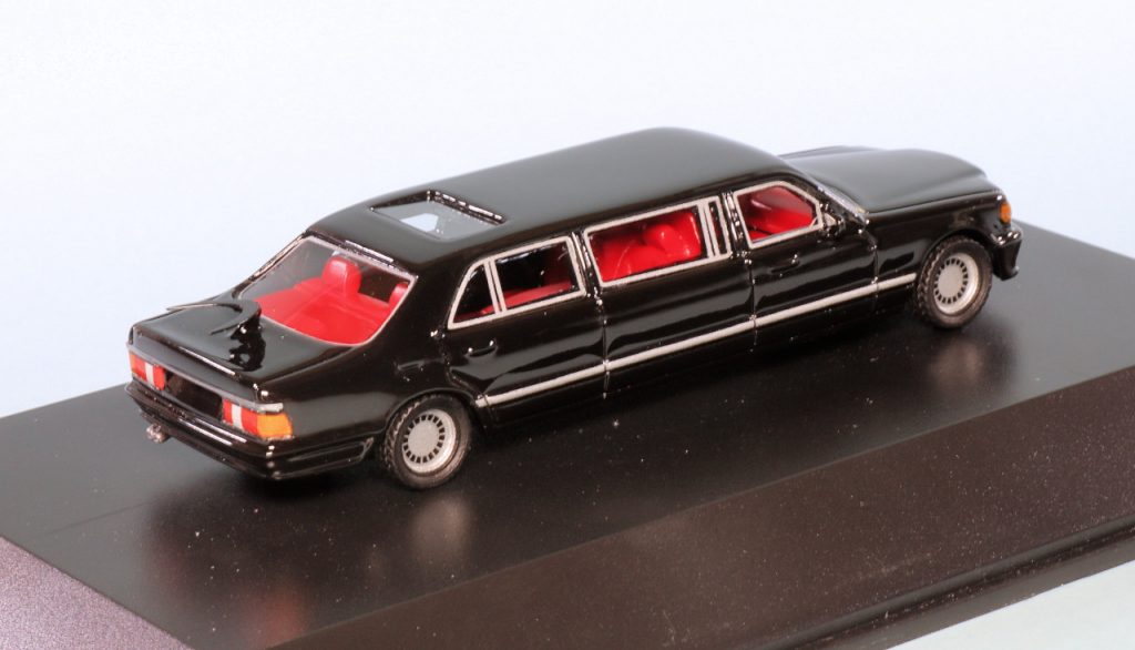 187 BoS Mercedes-Benz V126 Trasco zwart achter