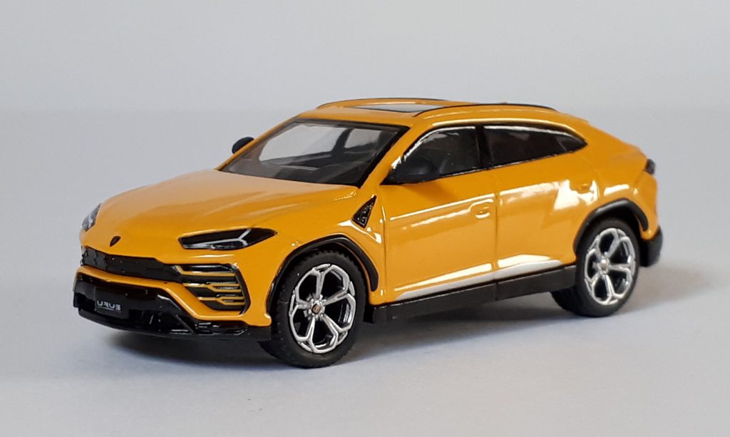 1;64 MiniGT Lamborghini Urus 1