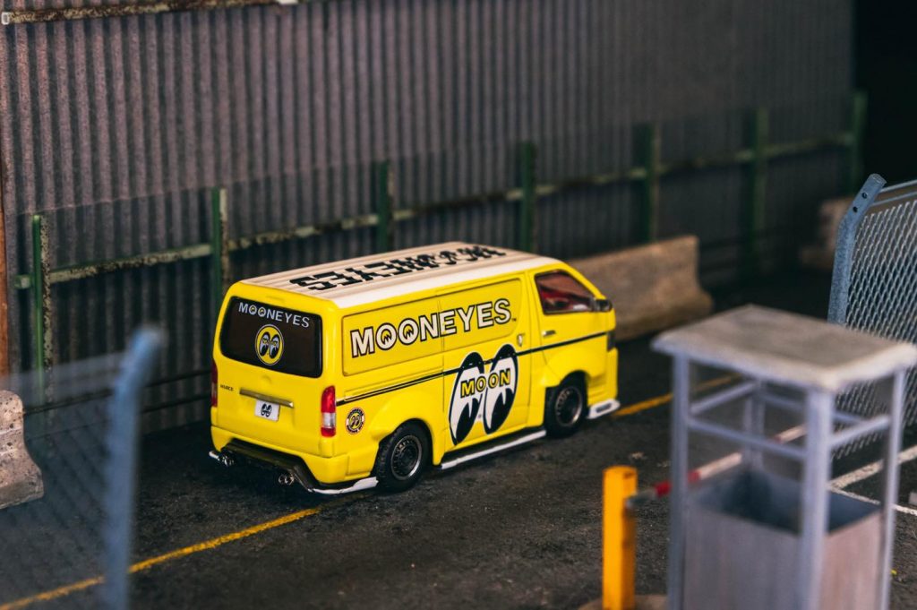 Tarmac Toyota HiAce 2