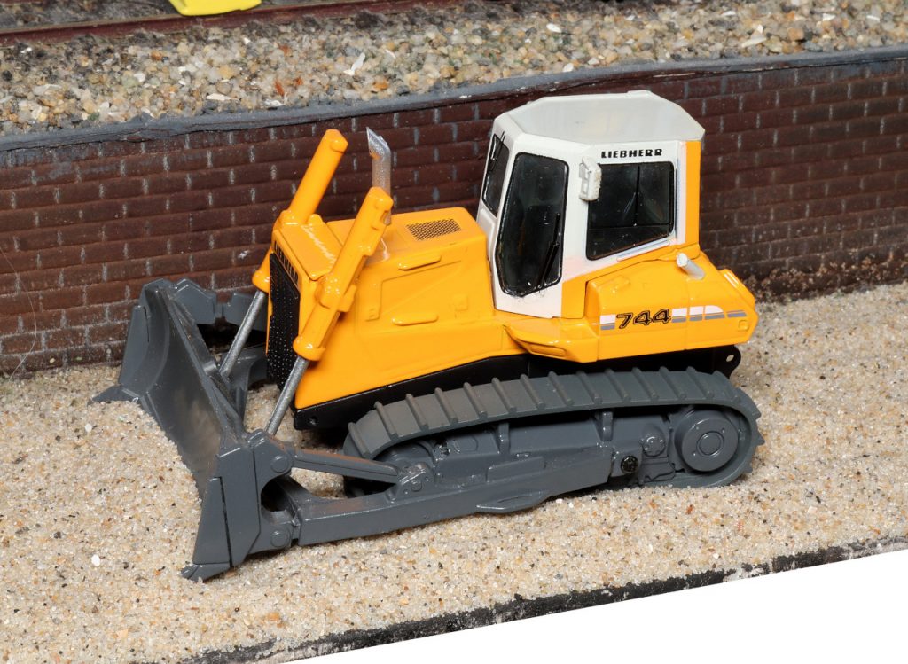 187 Schuco Liebherr 744