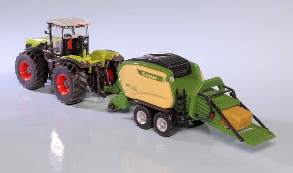 187 Wiking Claas Xerion 4500 en Krone BiG Pack 1290HDP VC