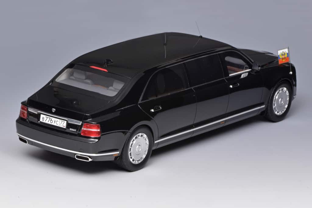 118 CMF Auris Senat Russische Staatslimousine achter