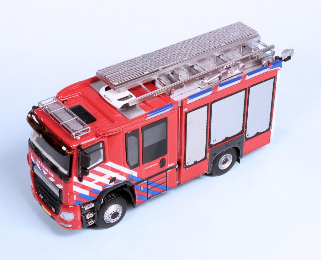 187 ScaleMasters DAF CF Tankautospuit boven