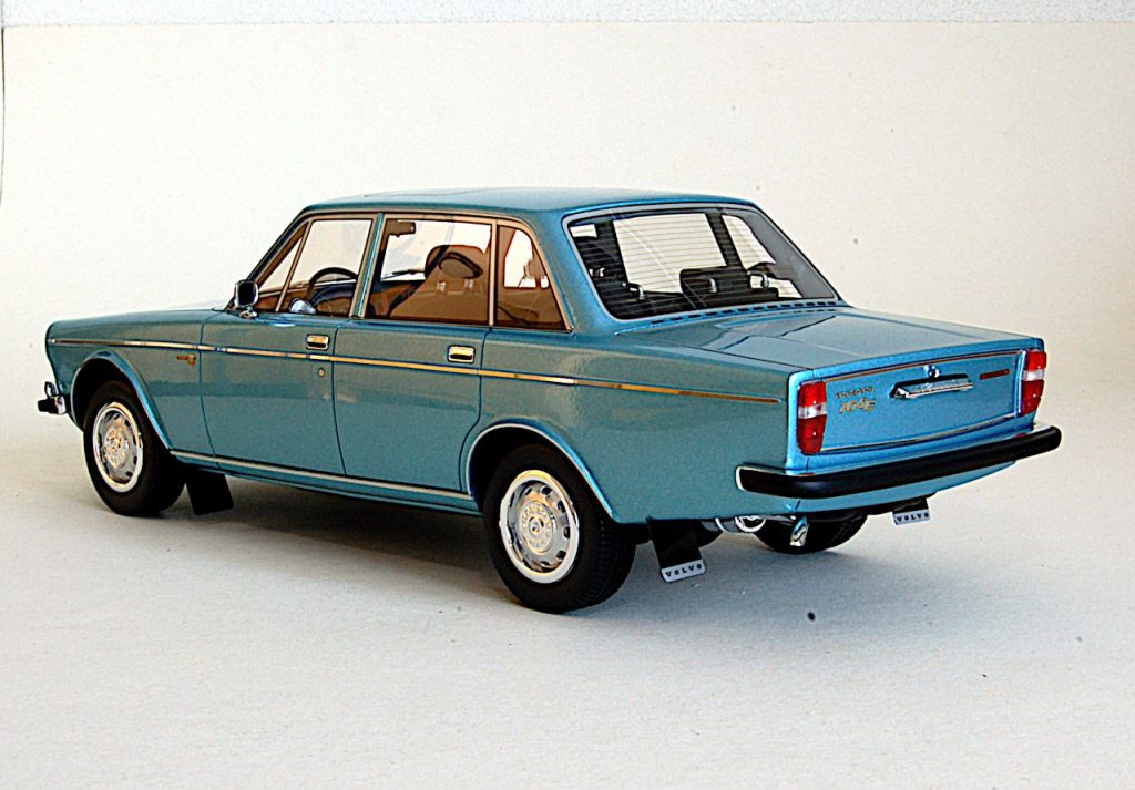 118 DNA Volvo 164 achter