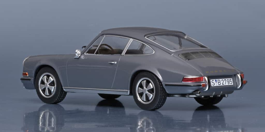 124 WhiteBox Porsche 911 Coupé achter