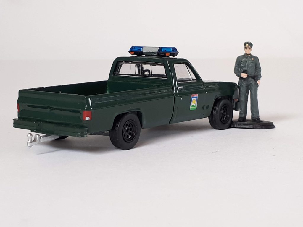 1;64 GreenLight Chevrolet M1008 3