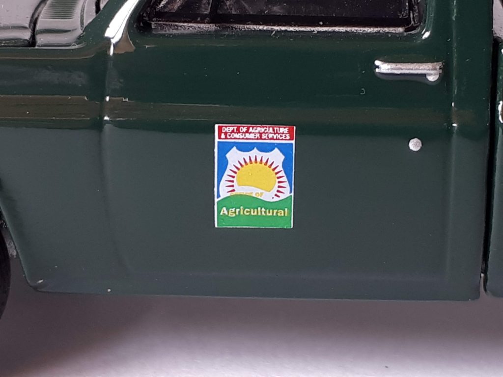 1;64 GreenLight Chevrolet M1008 4