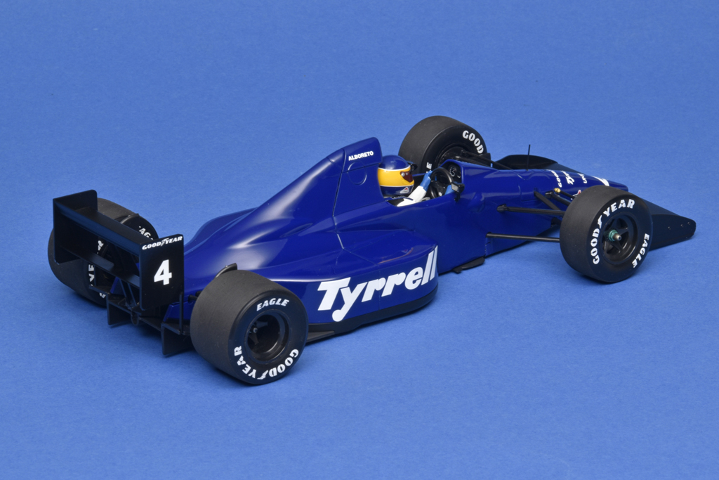 118 Minichamps Tyrrell-Ford 018 Alboreto (1989) achter