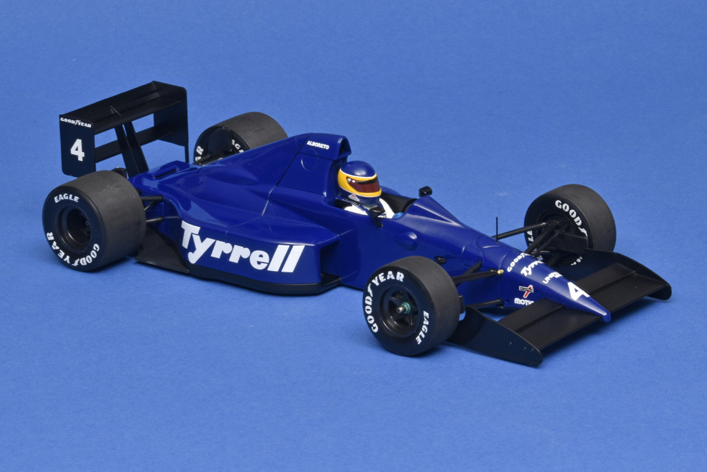 118 Minichamps Tyrrell-Ford 018 Alboreto (1989)