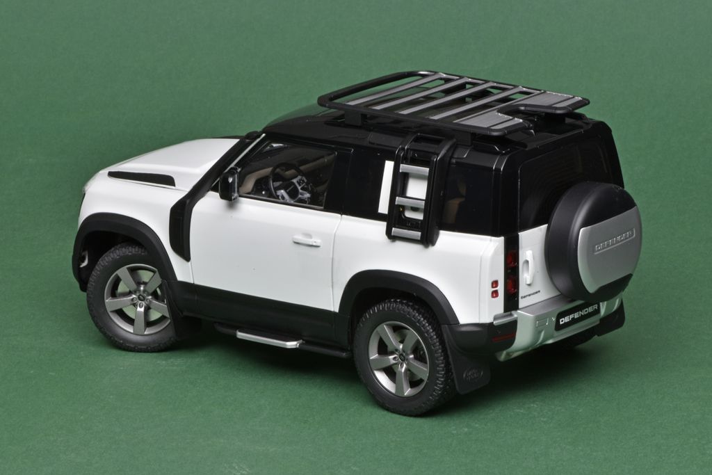 118 AlmostReal Landrover Defender 90 (2021) achter