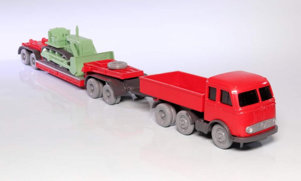 187 PMS-Wiking Mercedes-Benz LPS333 Dieplader dolly met bulldozer