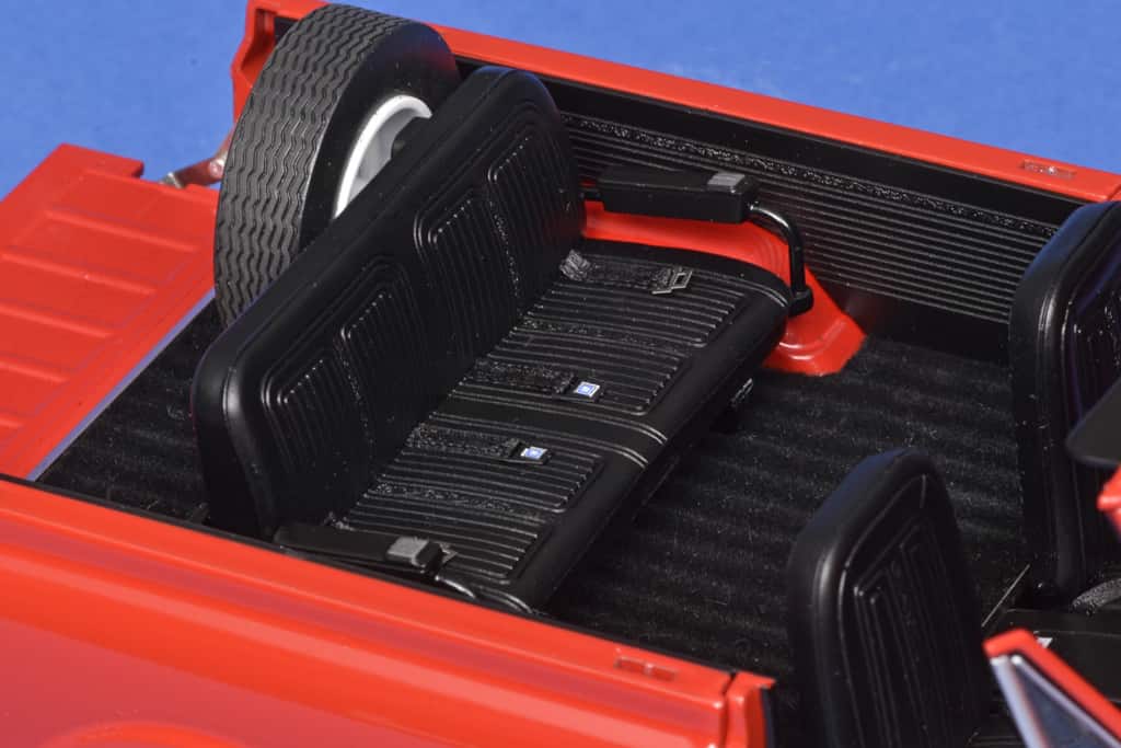 18Acme-Chevrolet K5 Blazer 1969_int a