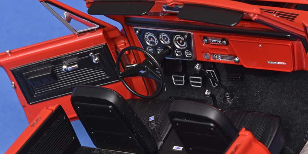 18Acme-Chevrolet K5 Blazer 1969_int