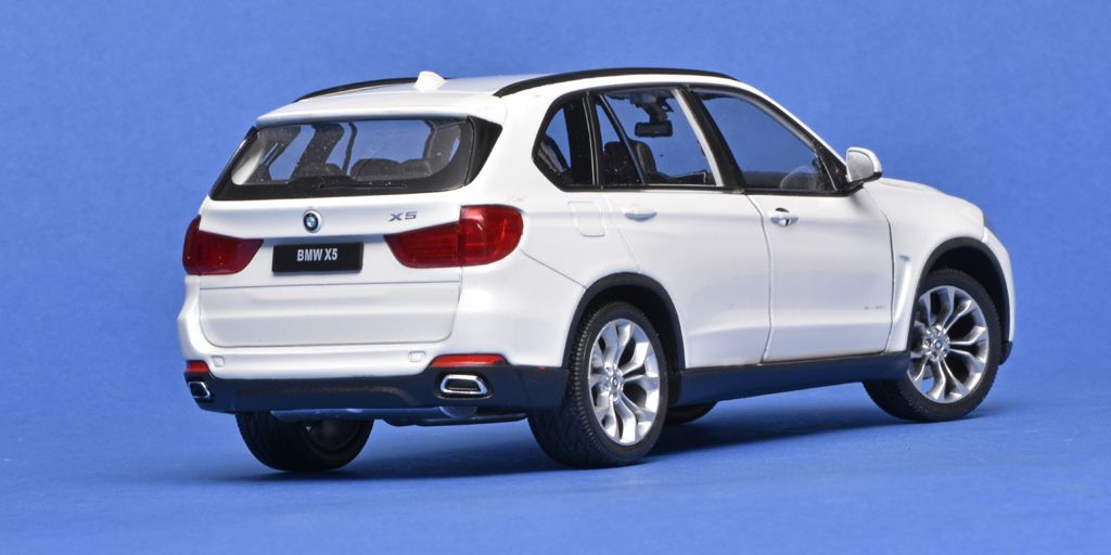 124 Welly BMW X5 achter