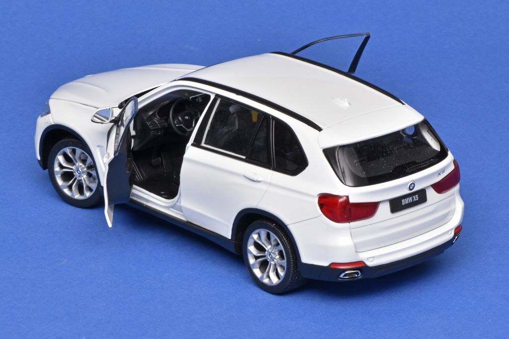 124 Welly BMW X5 open