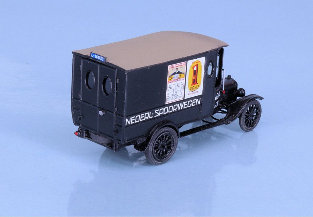 187 Artitec Ford TT achter