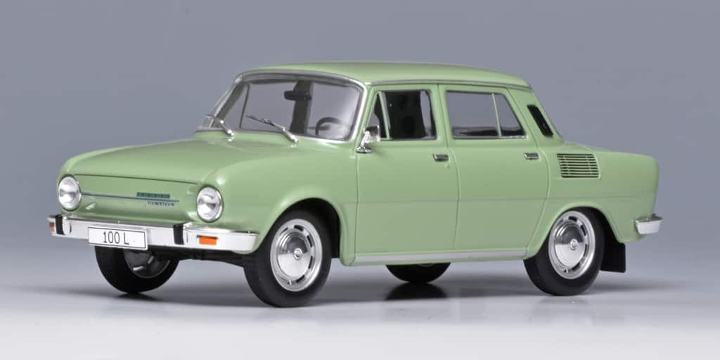 24WhiteBox-Skoda 100 L_1