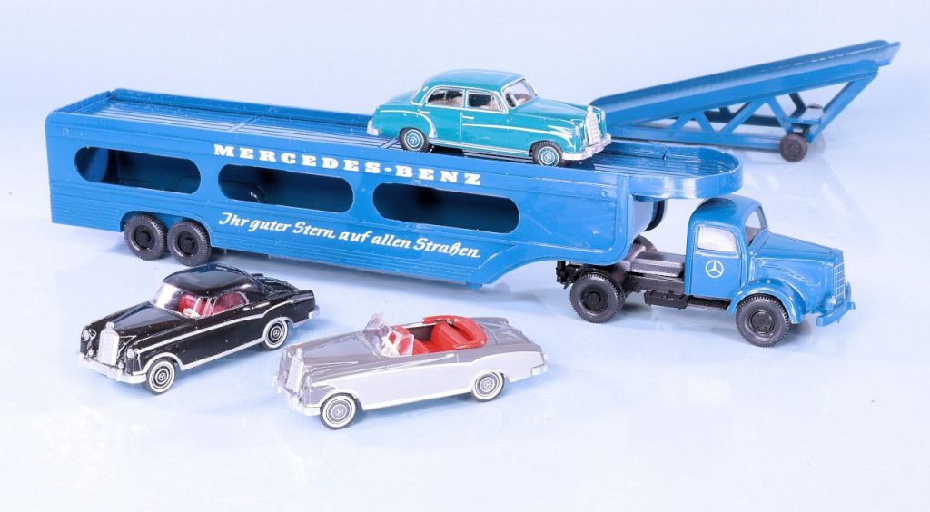 187 Wiking Mercedes-Benz autotransporter met Ponton