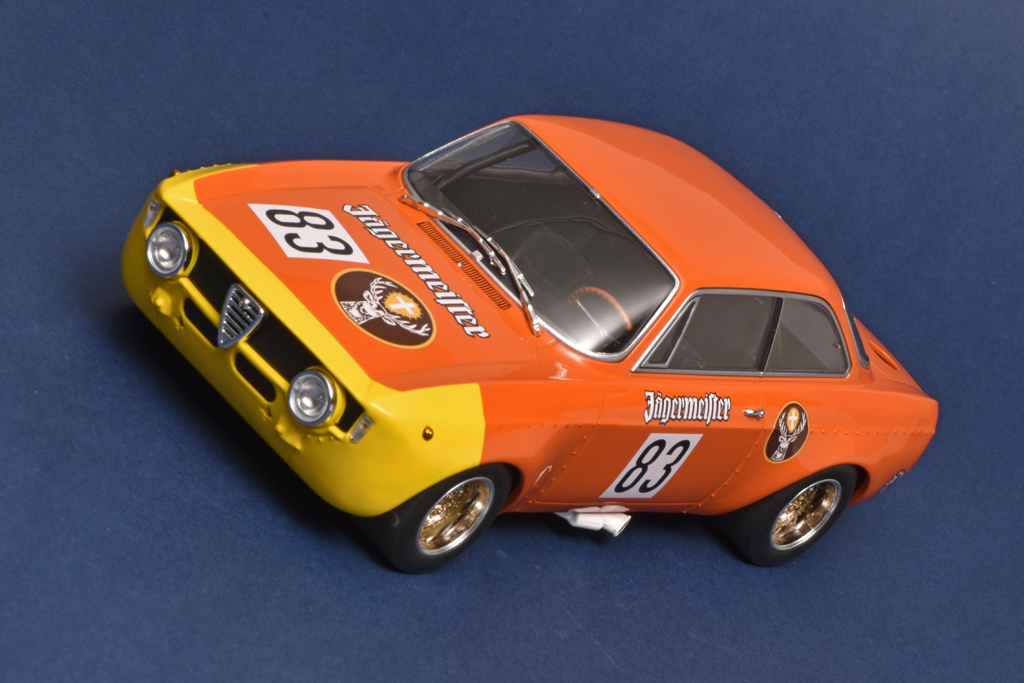 118 Minichamps Alfa Romeo GTA 1300 Junior (1972) DRM Maschke boven