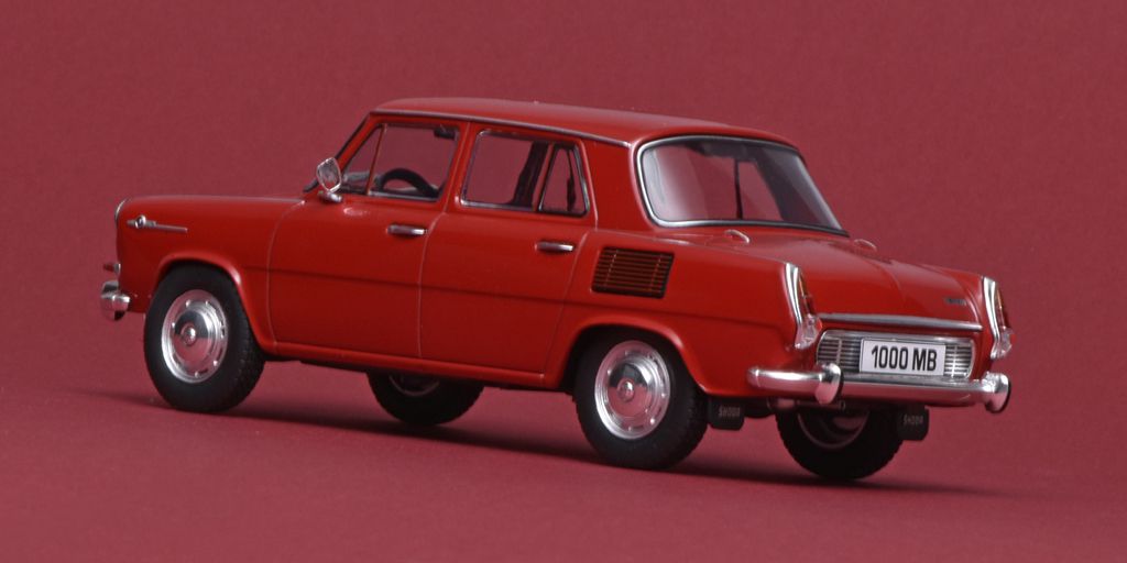 124 WhiteBox Skoda 1000 MB (1968) achter