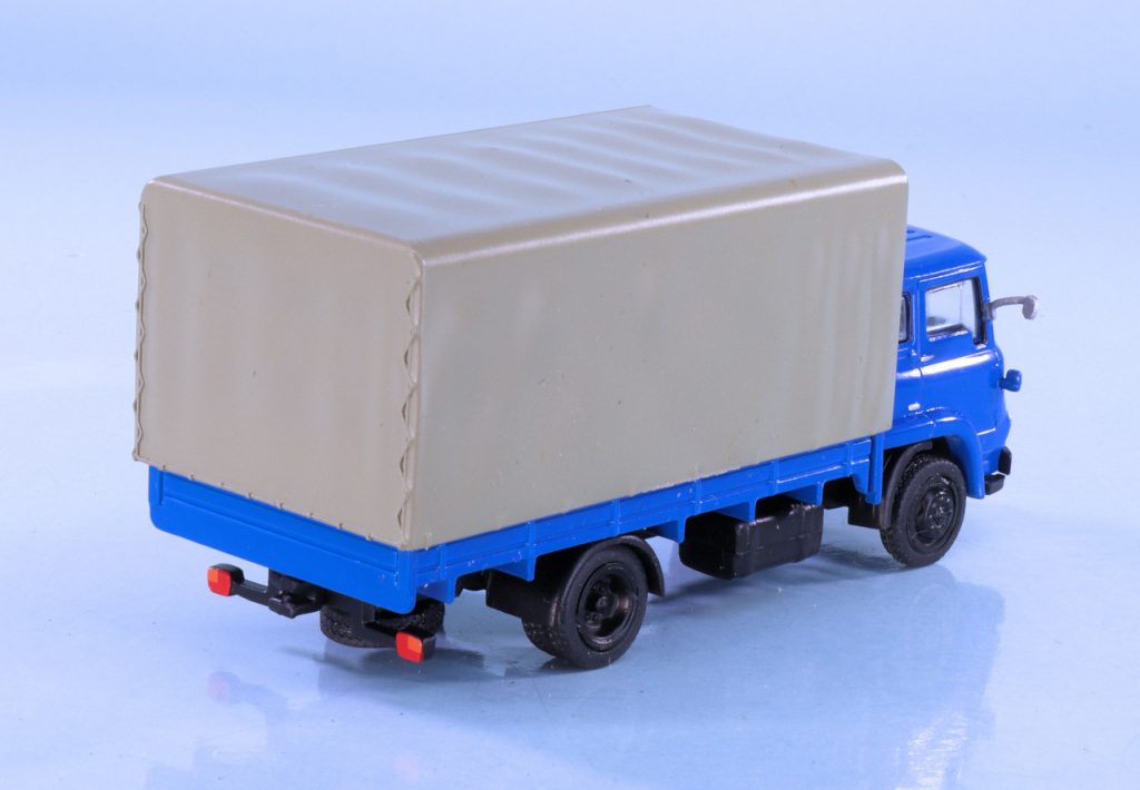 187 Brekina Bedford TK achter