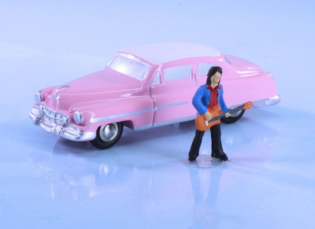 187 Schuco Piccolo Cadillac Eldorado met Noch-figuurtje