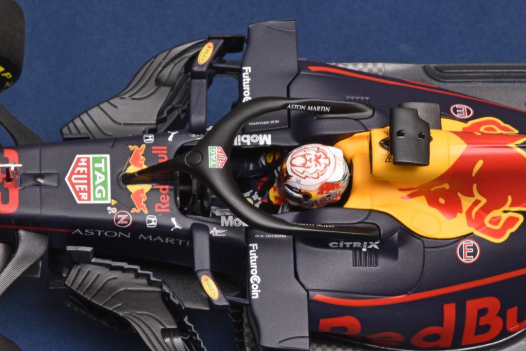 18minic-Red Bull RB15M 2019 Verstappen winnaar GP Brazilië_3