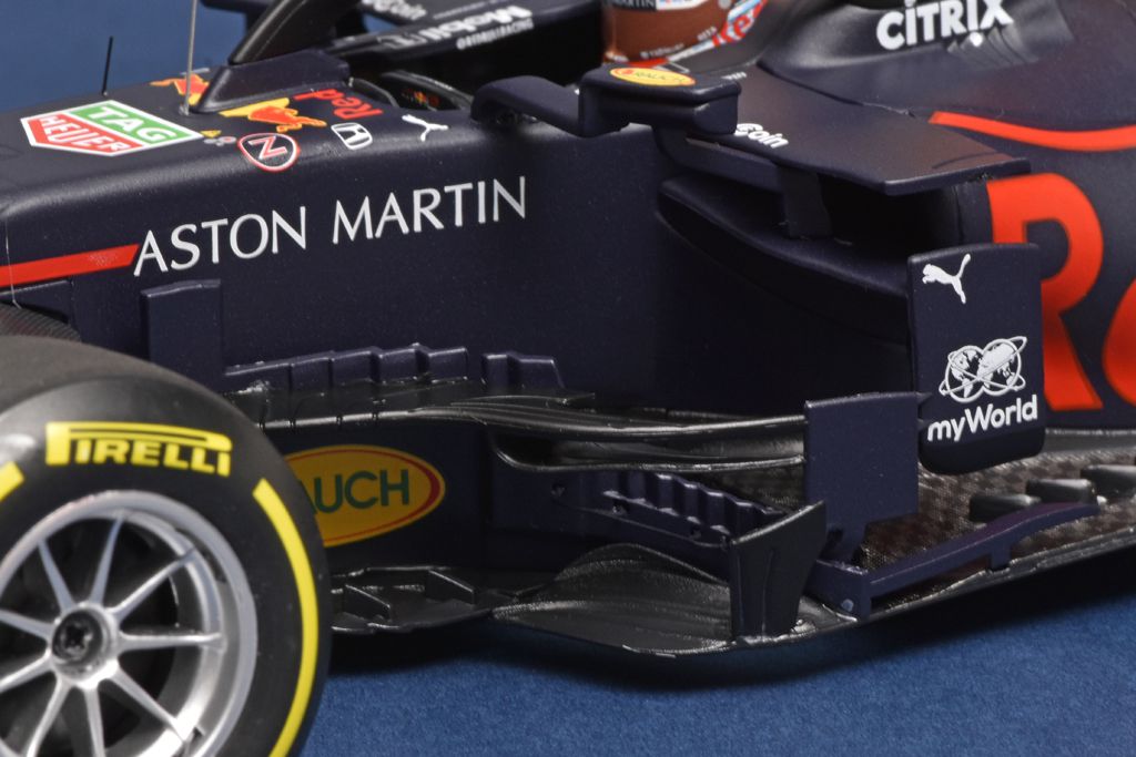 18minic-Red Bull RB15M 2019 Verstappen winnaar GP Brazilië_4